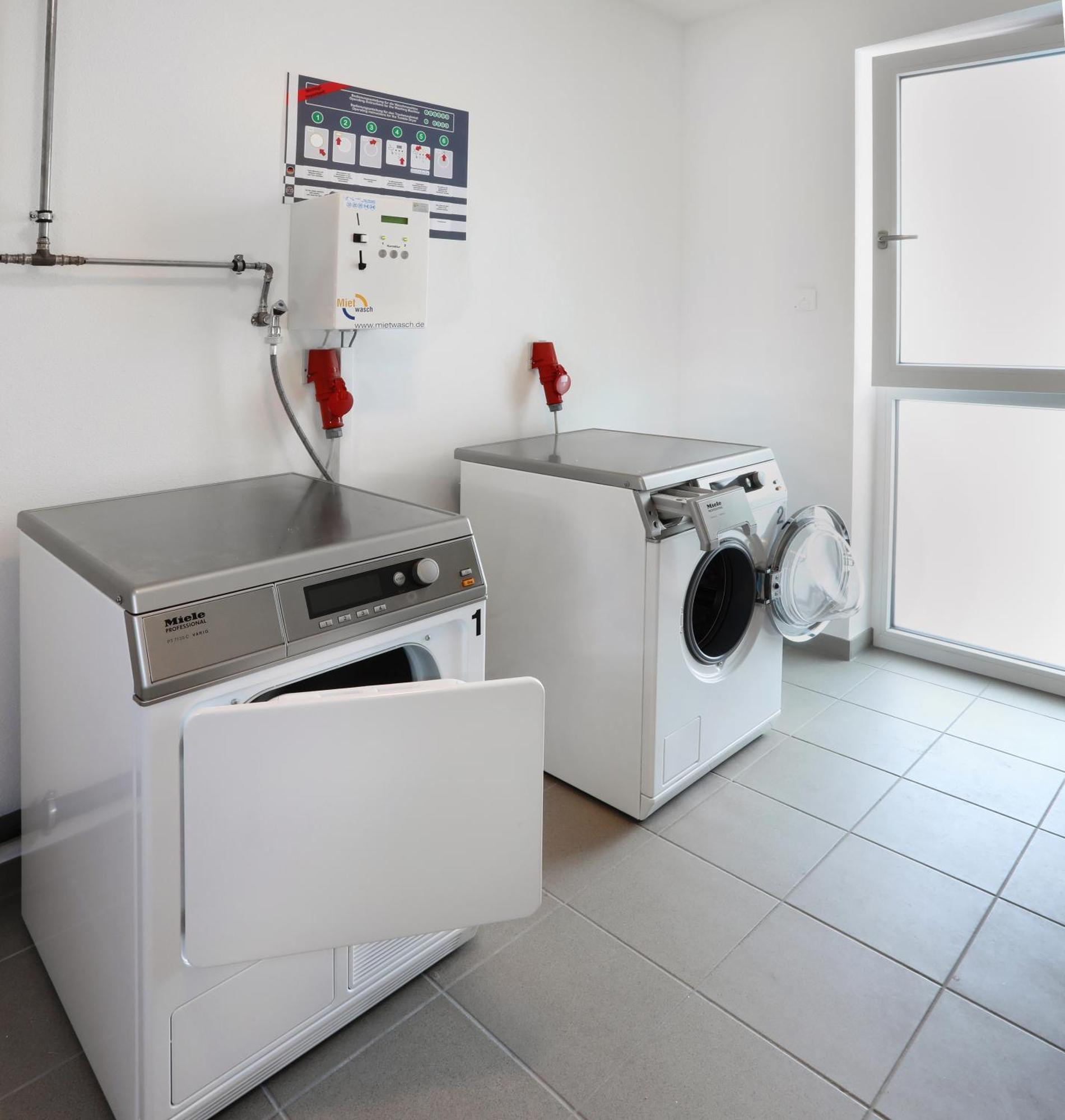Apartment Hotel 37 Altdorf  Kültér fotó